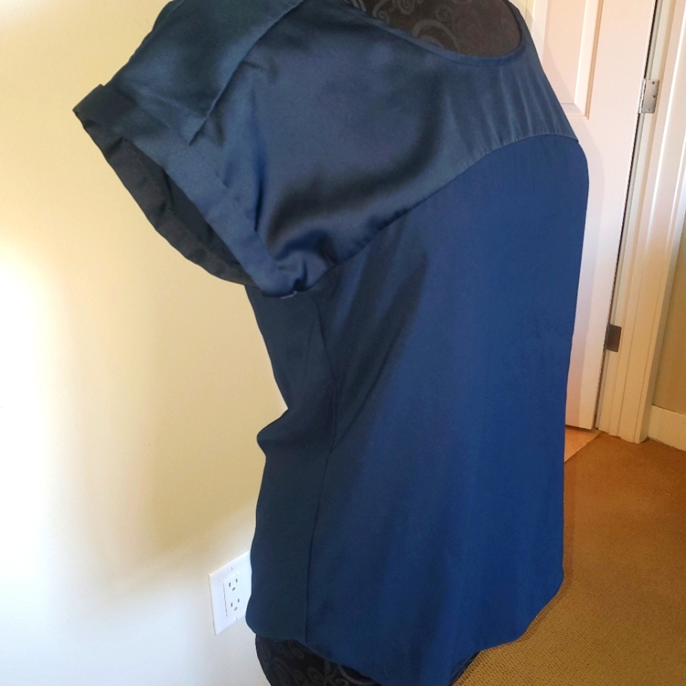 Express Blouse - Picture 2 of 5